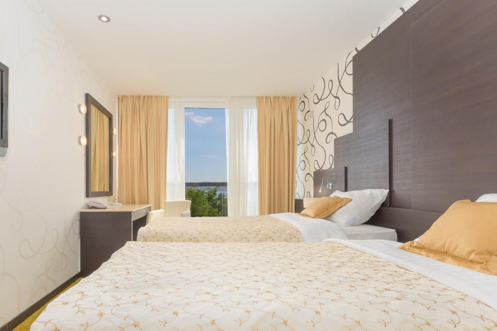 Grand Novi Vinodolski Resort Rom bilde